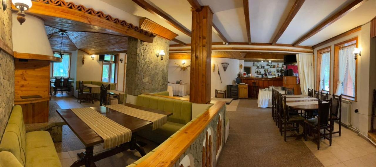 Hotel Paradise Place Kalofer Eksteriør billede