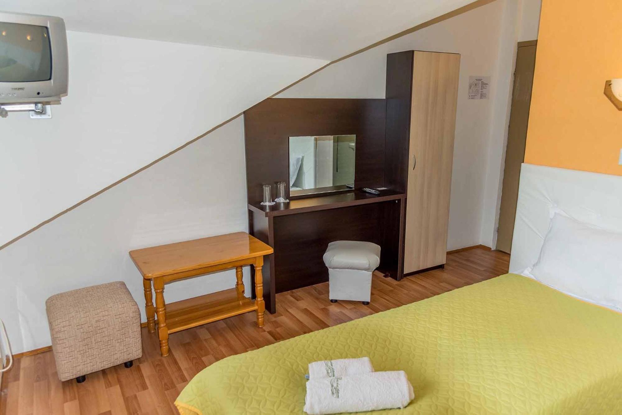 Hotel Paradise Place Kalofer Eksteriør billede